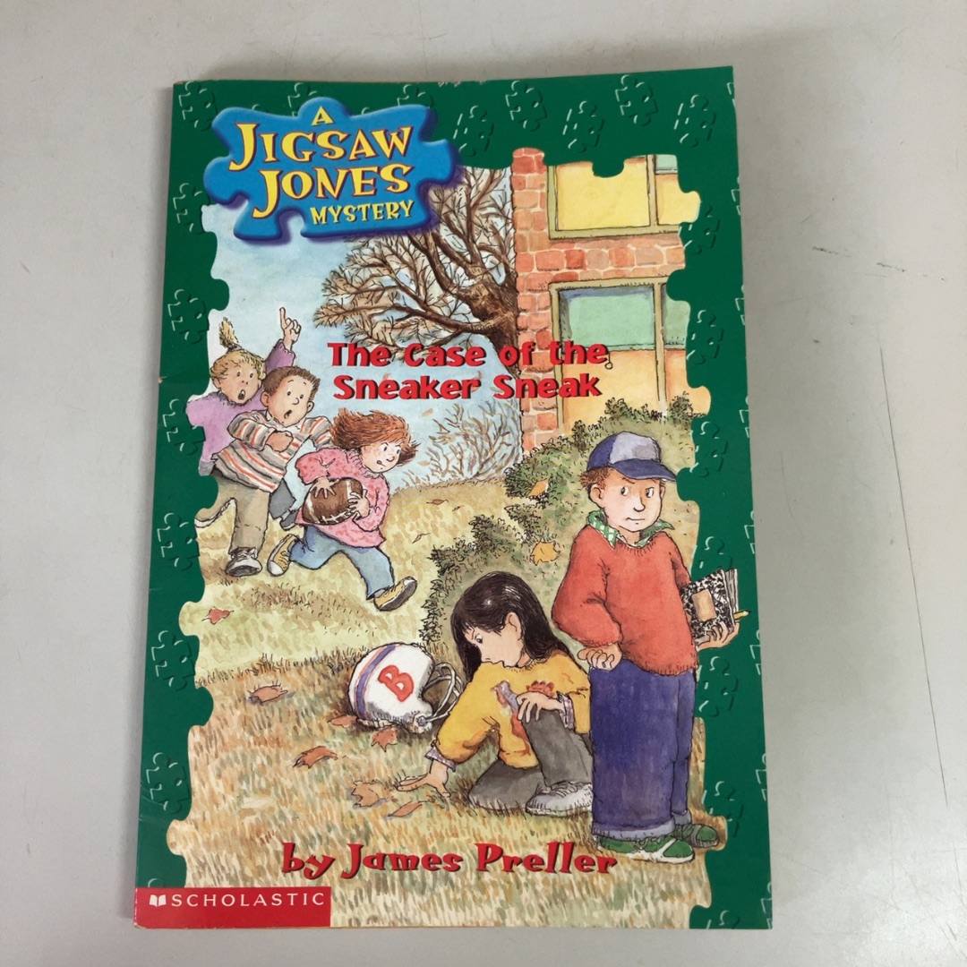 El Chavo: El libro mágico / The Magic Book (Bilingual) (Spanish and English Edition) listing photo 1