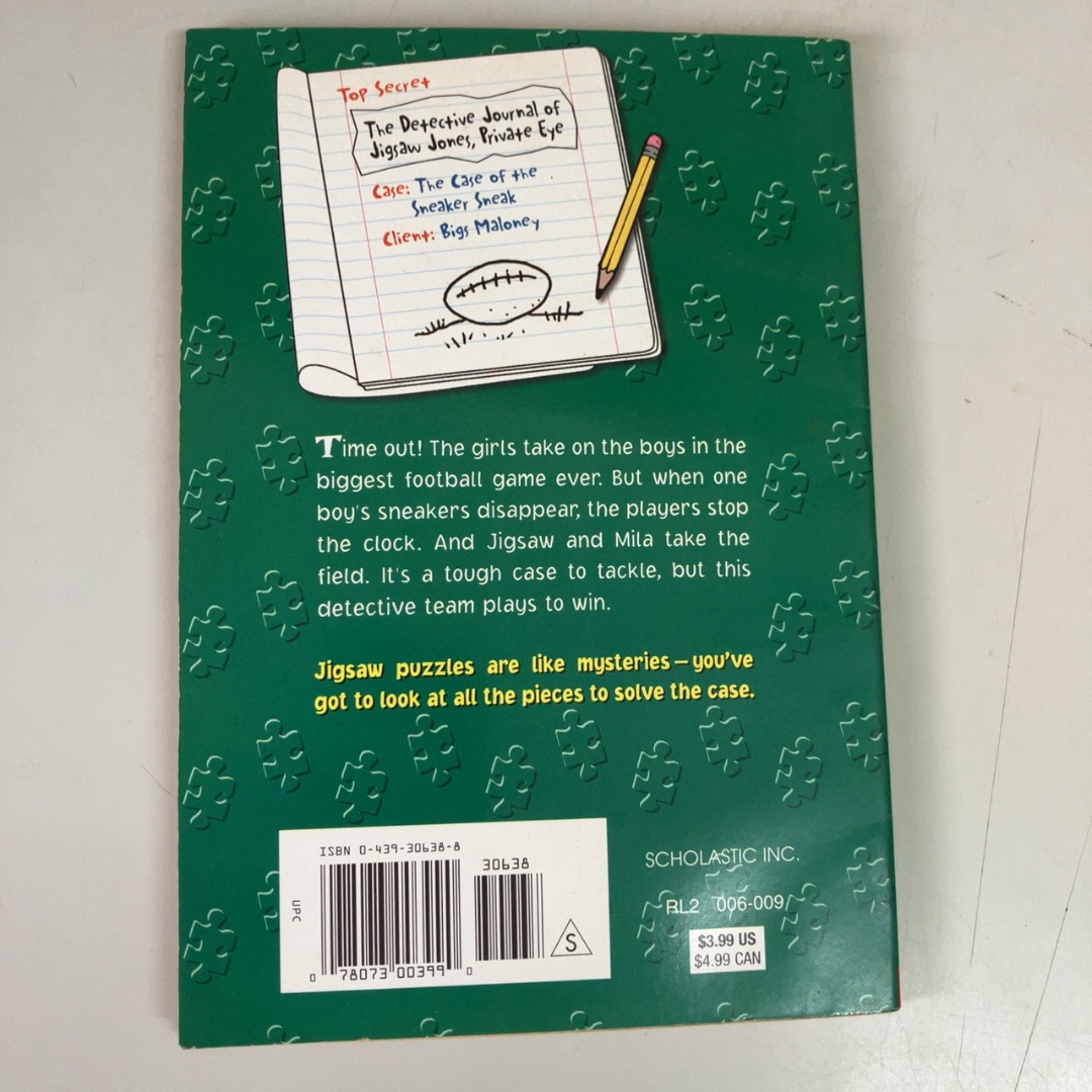 El Chavo: El libro mágico / The Magic Book (Bilingual) (Spanish and English Edition) listing photo 3